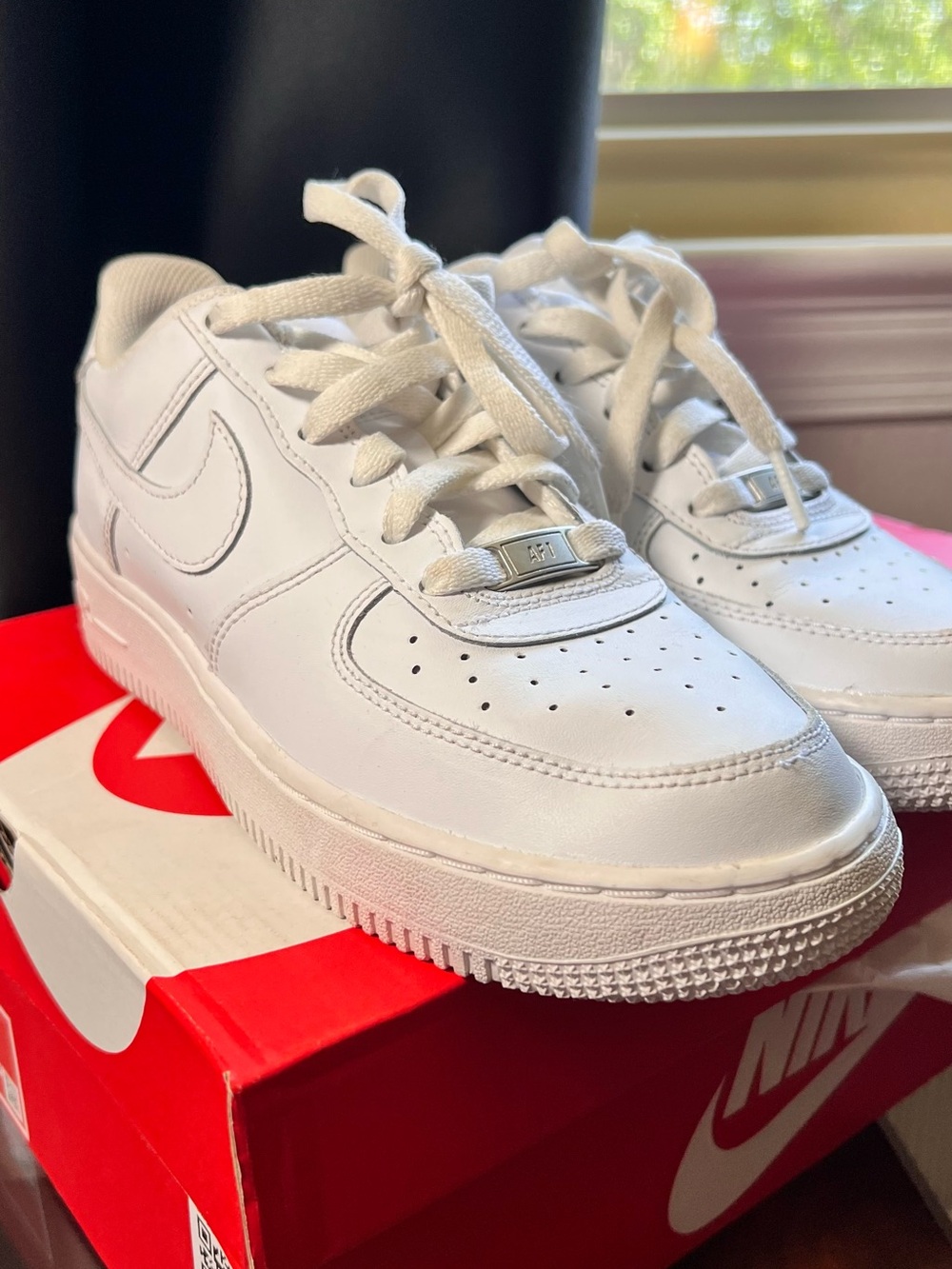 Nike Air Force 1 Low LE "Triple White" GS Boys Youth Size 6Y (No Box)